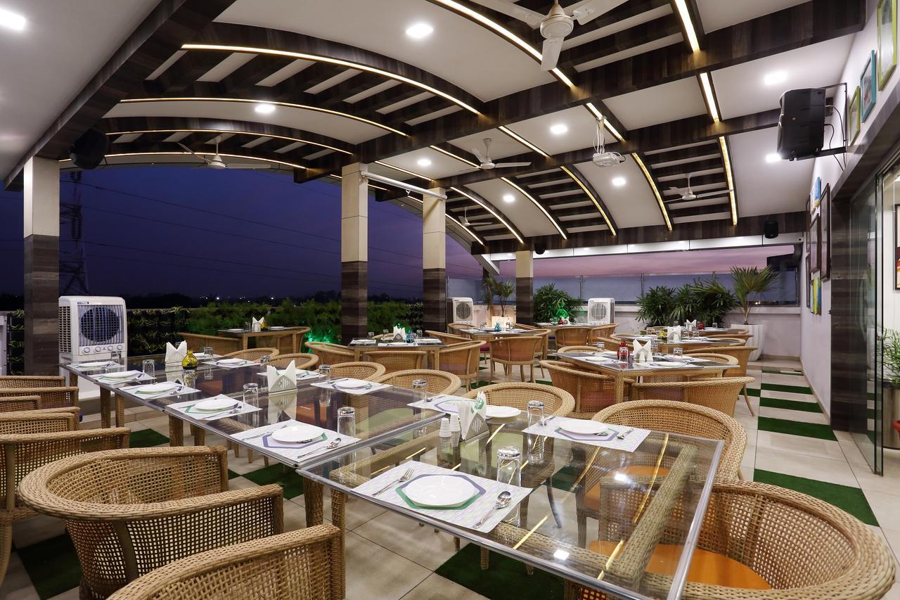 Отель Treebo Daksh Residency Индаур Экстерьер фото