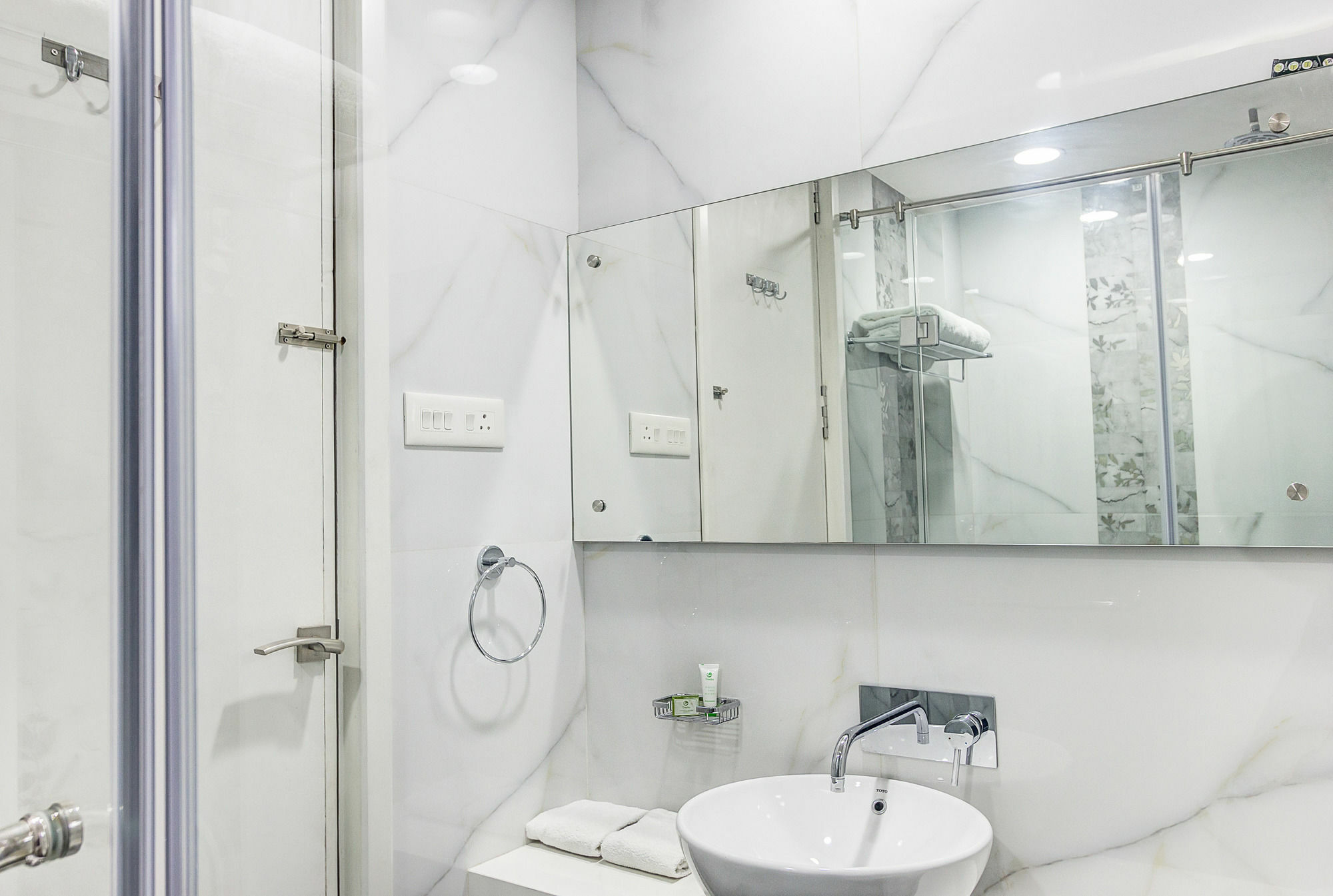 Отель Treebo Daksh Residency Индаур Экстерьер фото