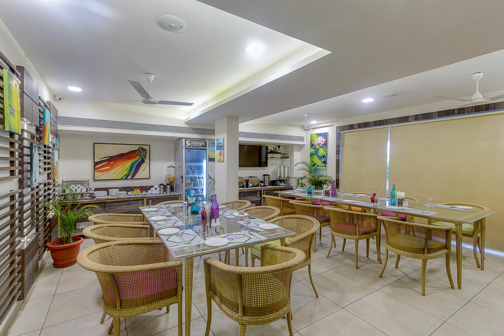 Отель Treebo Daksh Residency Индаур Экстерьер фото