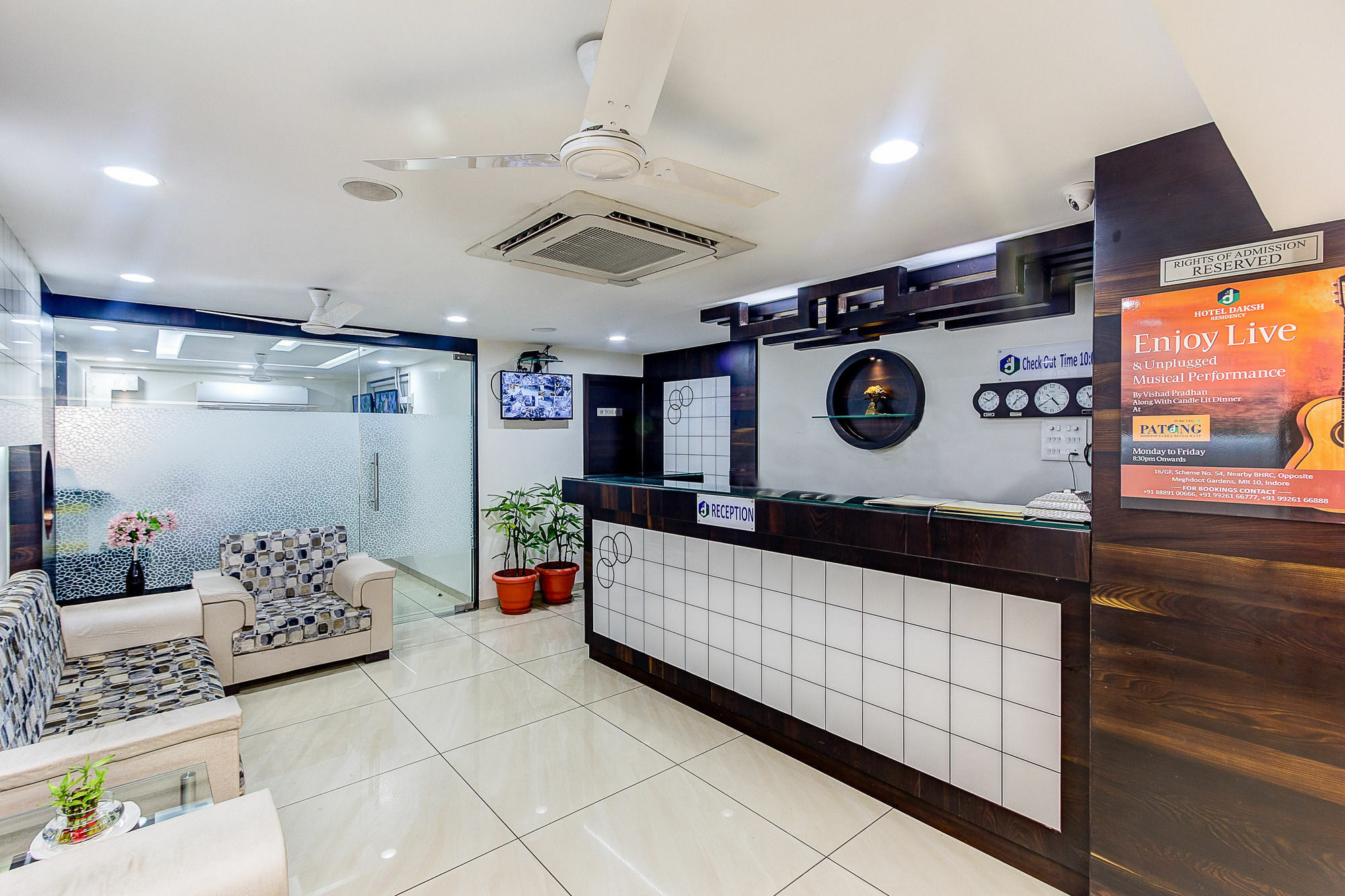 Отель Treebo Daksh Residency Индаур Экстерьер фото